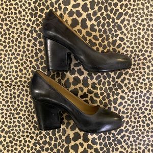 ACNE navy platform distressed pumps, sz 37